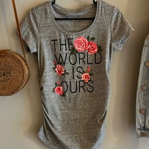 Great Expectations maternity tee, gray. Cute saying.